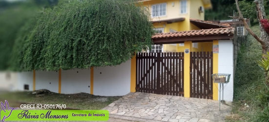 Excelente casa duplex em bairro nobre