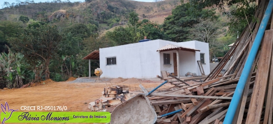 Casa plana com terreno plano com 2 quartos